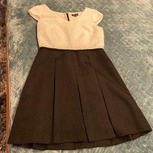 Beautiful Tahari dress, size 10, perfect for party or professional setting